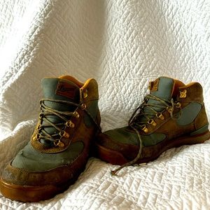 Danner men's boot. Size 12 jag timber wolf-dark forest